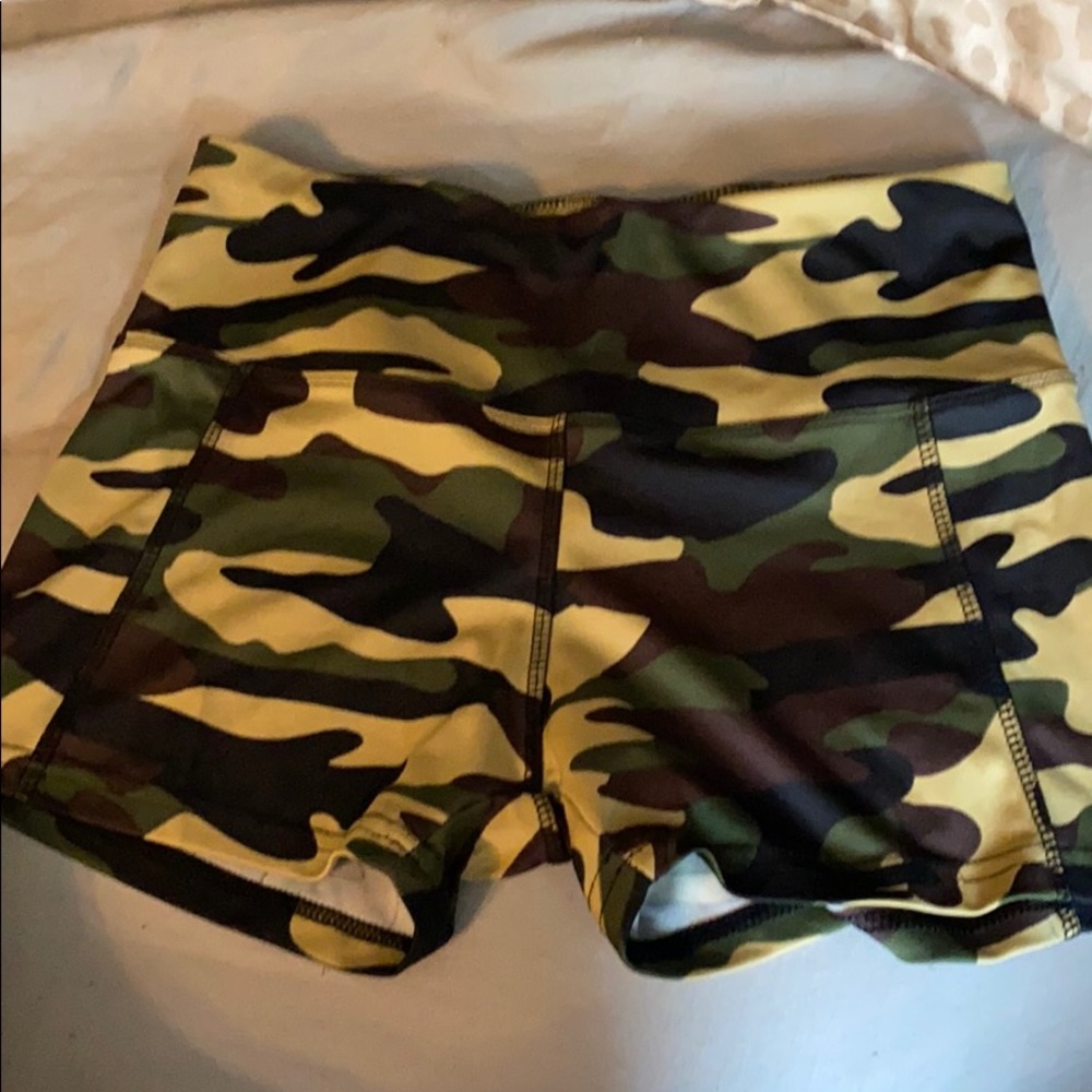 Spandex workout shorts from amazon camo